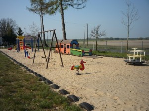 Plac zabaw w sołectwie Jelenie, w gminie Kraszewice