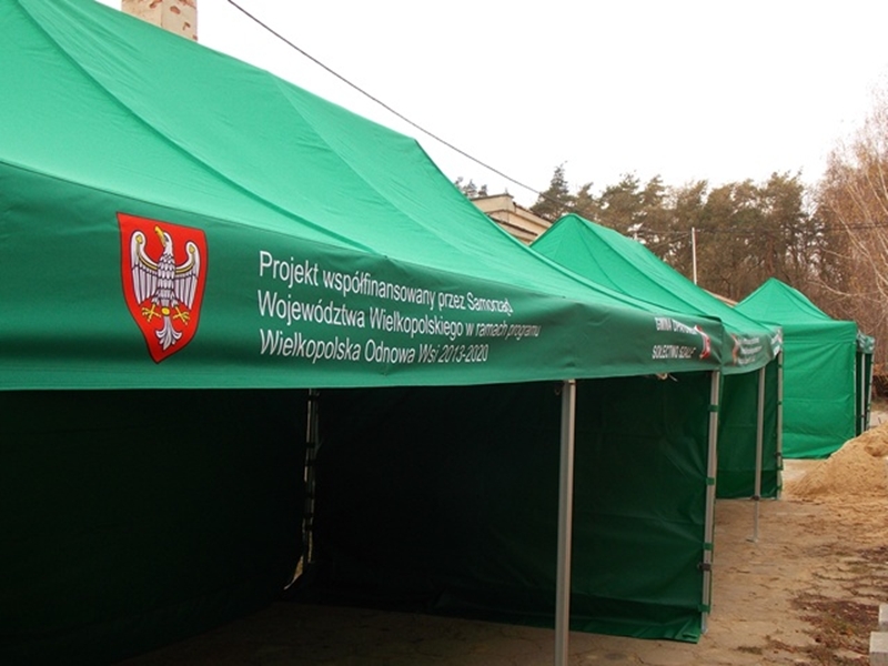 Namioty plenerowe w sołectwie Szałe, w gminie Opatówek
