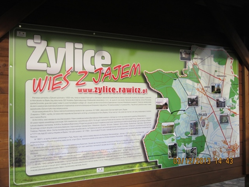 Baner zewnętrzny z mapa, ciekawymi informacjami i historią wsi Żylice, w gminie Rawicz
