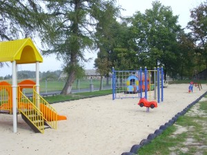 Plac zabaw w sołectwie Jelenie, w gminie Kraszewice