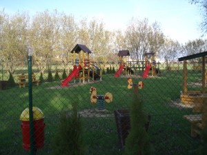 Plac zabaw w sołectwie Dobrzyca, w gminie Dobrzyca