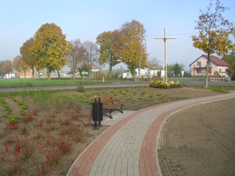 Ścieżka spacerowa w sołectwie Tokary, w gminie Kawęczyn
