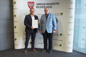 Wicemarszałek Krzysztof Grabowski oraz moderator odnowy wsi Krzysztof Pacholak