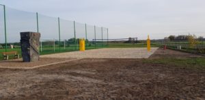 Nowe elementy rozbudowy centrum - boisko do siatkówki i ścianka wspinaczkowaboisko do piłki siatkowej i