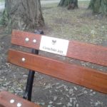 Ławka upamiętniająca Powstańca Wielkopolskiego z Kiełpin