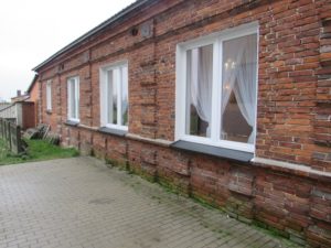 Nowe okna w remizie w sołectwie Kosmów, w gminie Ceków-Kolonia