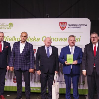 Przedstawiciele sołectwa Łagiewniki z Krzysztofem Grabowskim Wicemarszałkiem Województwa Wielkopolskiego.